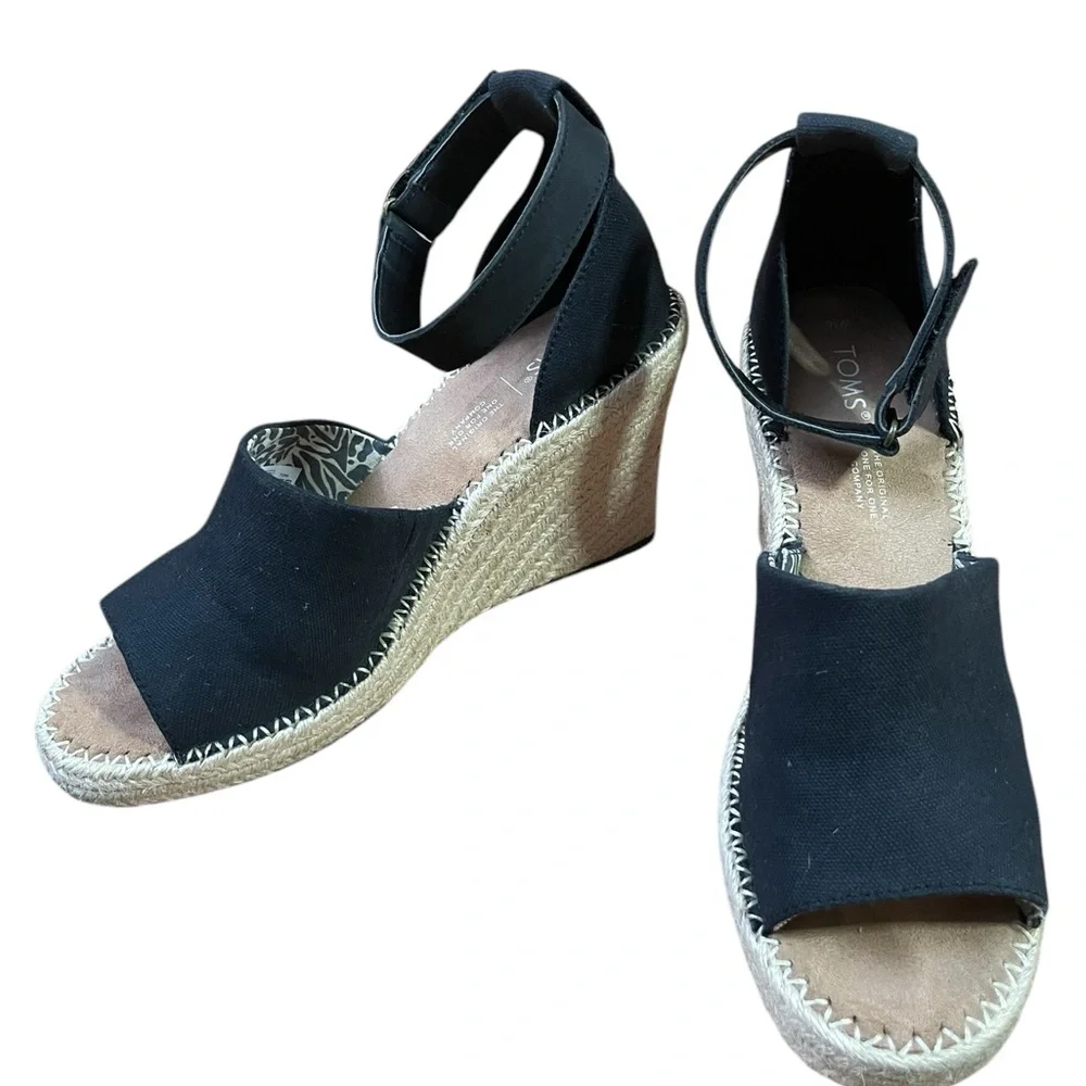Wedge Marisol sandals‎ by Tom’s Ankle strap contrasting stitching Canvas Sz. 10